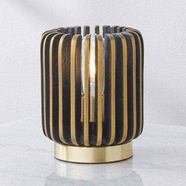 Linear Cage Table Lamp