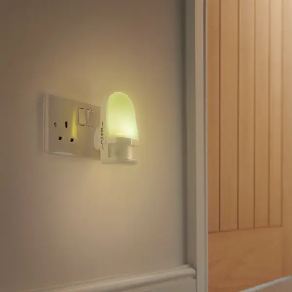 Auraglow Color-Changing LED Night Light with Daylight Sensor – view 3