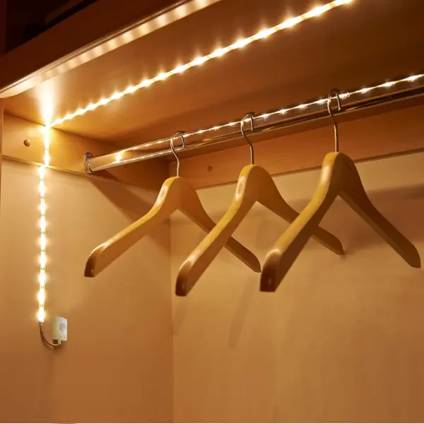 auraglow-rechargeable-wireless-pir-motion-sensor-30-led-1m-strip-light5060539624288_01c_MP Auraglow Rechargeable Wireless PIR Motion Sensor 30 LED 1M Strip Light